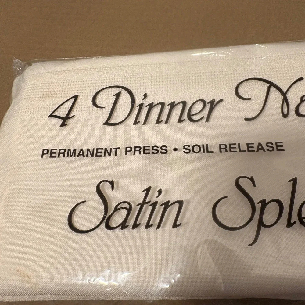 Bardwil Linens New Satin‎ Splendor 4 Dinner Napkins Cream Permanent Press 17x17